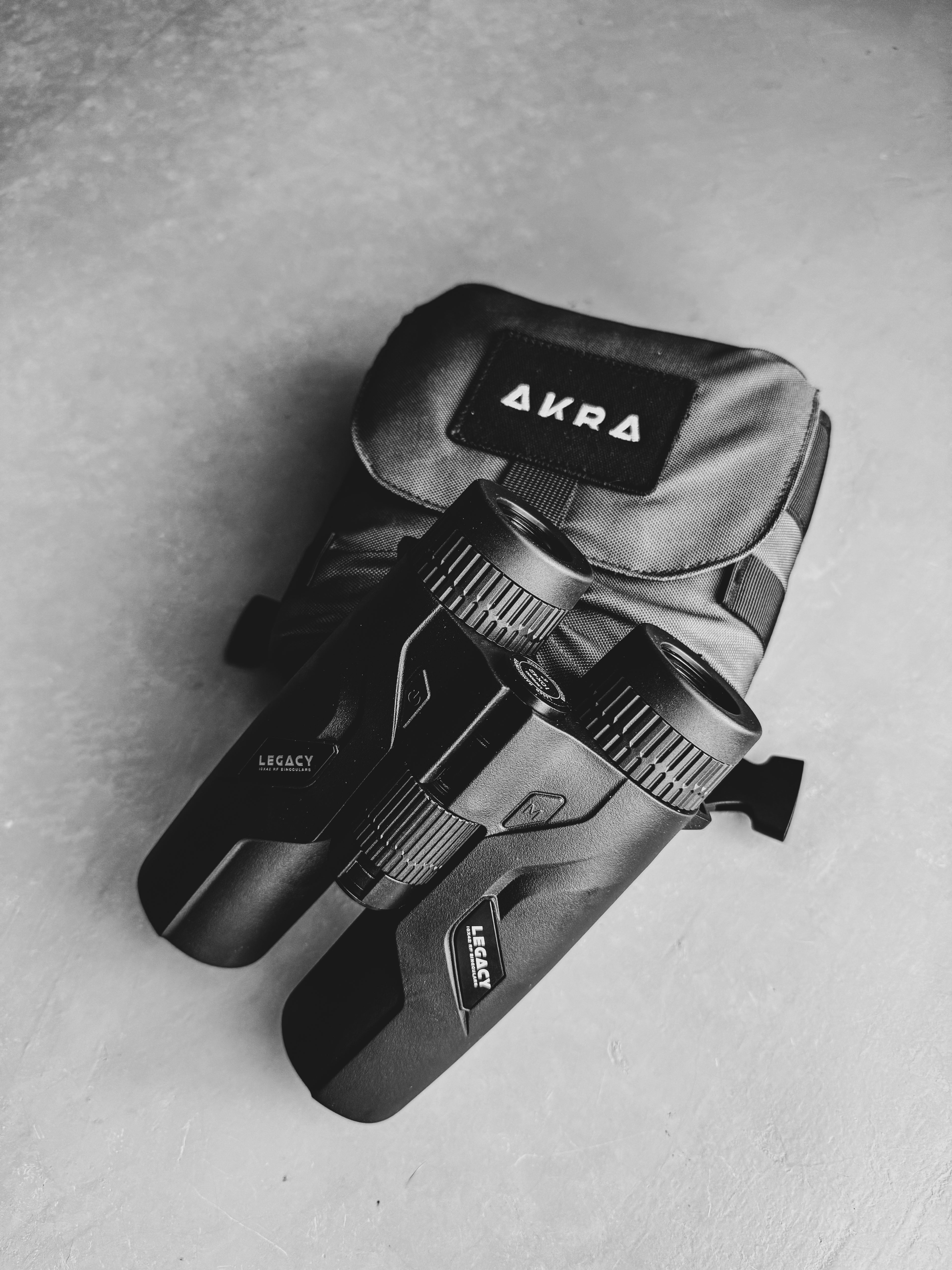AKRA LEGACY 10x42 RF Binoculars
